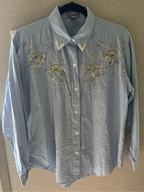 Jane Ashley Light Blue Embroidered Pearl-Collar Button-Down Shirt